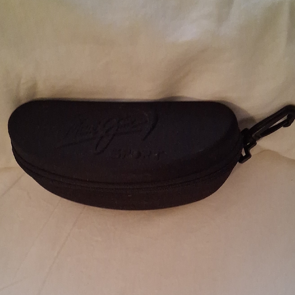 Maui Jim Black Sunglasses Pouch - Picture 7 of 10